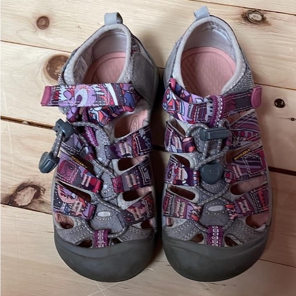 Kids size 13 Keen Newport Sandals - Picture 1 of 2